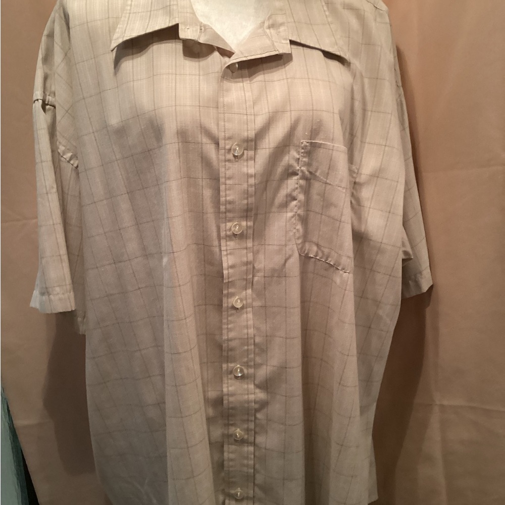Van Heusen short sleeved mens shirt, Size 3XLT